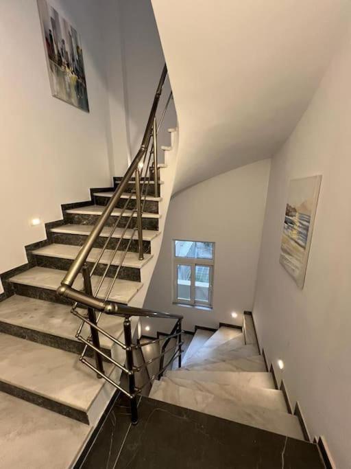 Cozy New Apartment Nearby Metro Ateny Zewnętrze zdjęcie